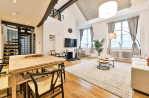 Light and Airy Central London Apartment, London